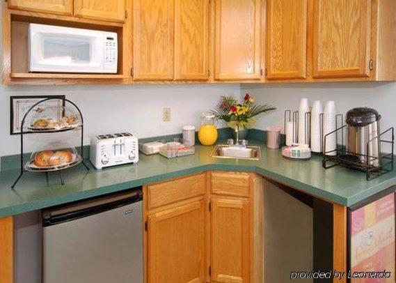 Econo Lodge Saint Albans Restaurang bild