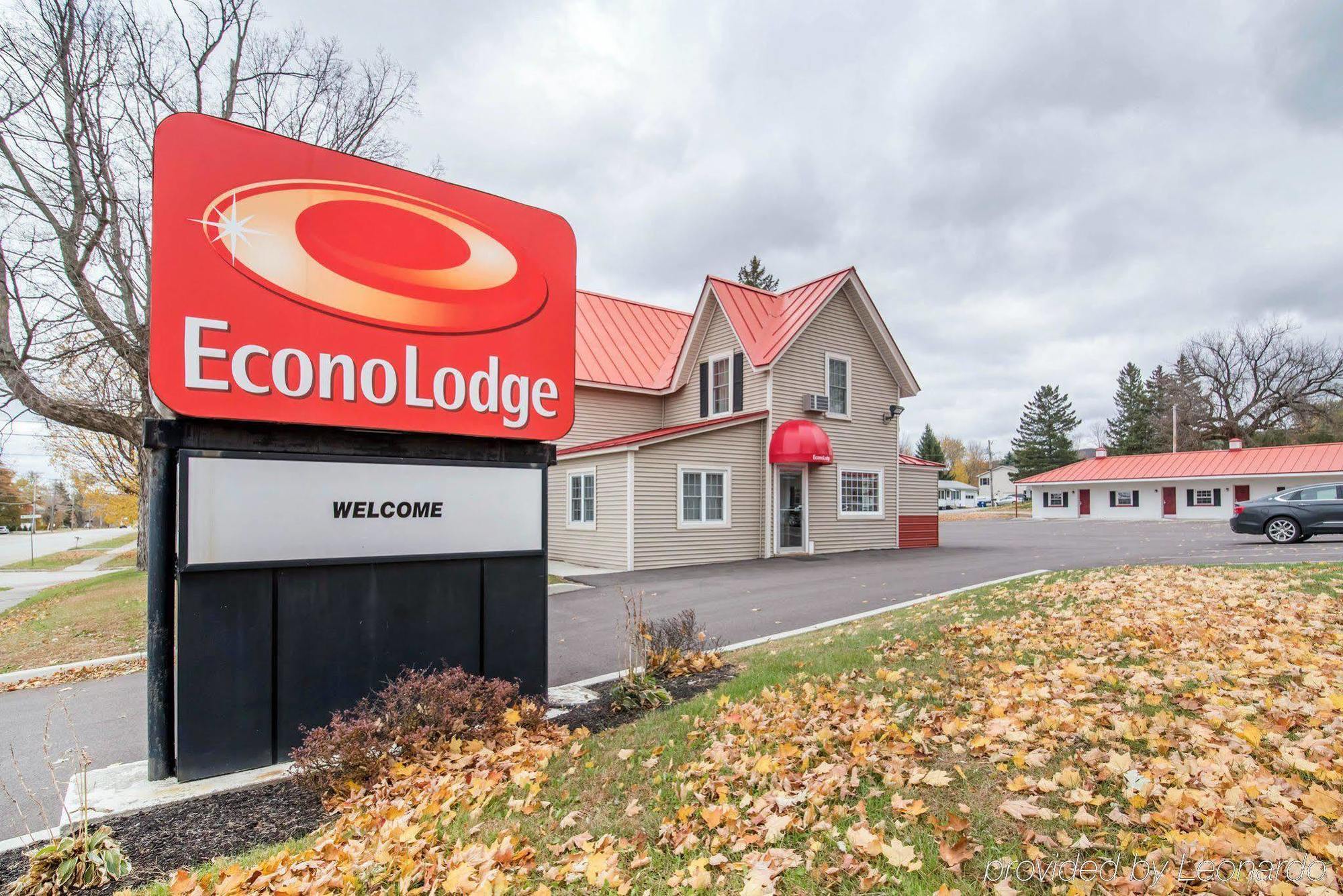 Econo Lodge Saint Albans Exteriör bild
