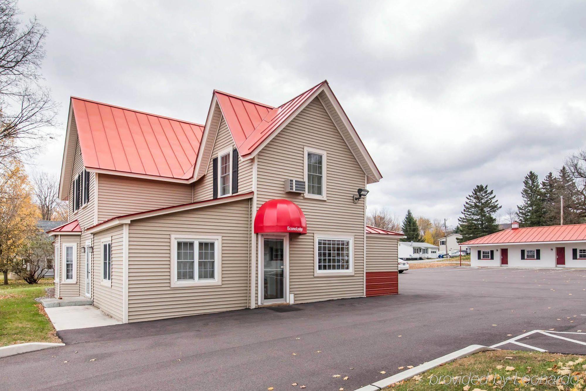 Econo Lodge Saint Albans Exteriör bild