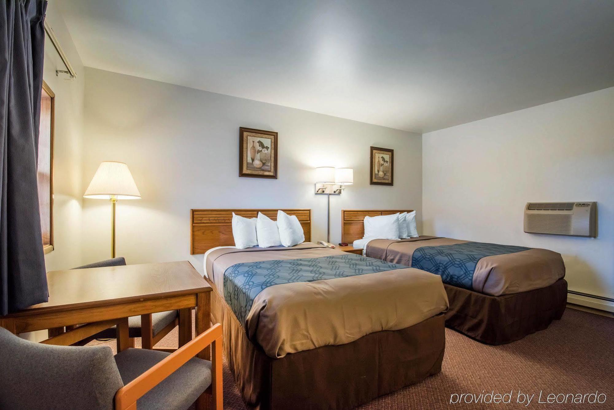 Econo Lodge Saint Albans Exteriör bild