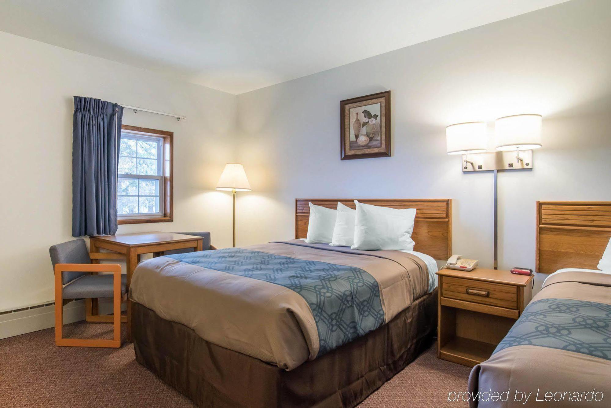 Econo Lodge Saint Albans Exteriör bild