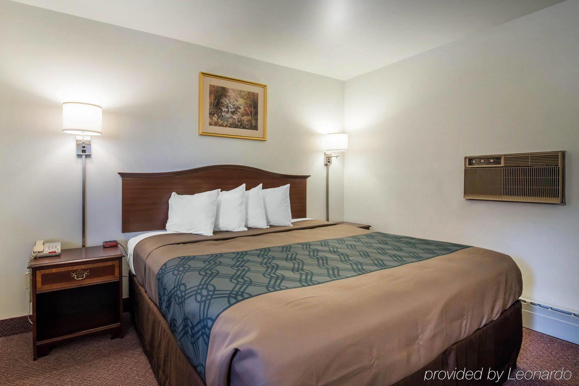 Econo Lodge Saint Albans Exteriör bild