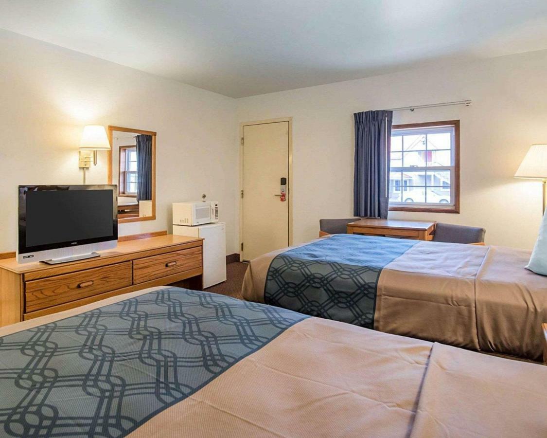 Econo Lodge Saint Albans Exteriör bild