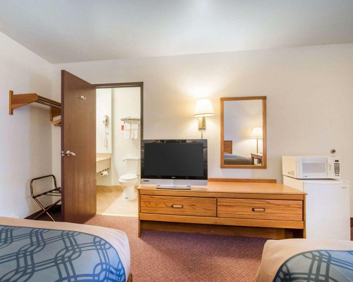 Econo Lodge Saint Albans Exteriör bild