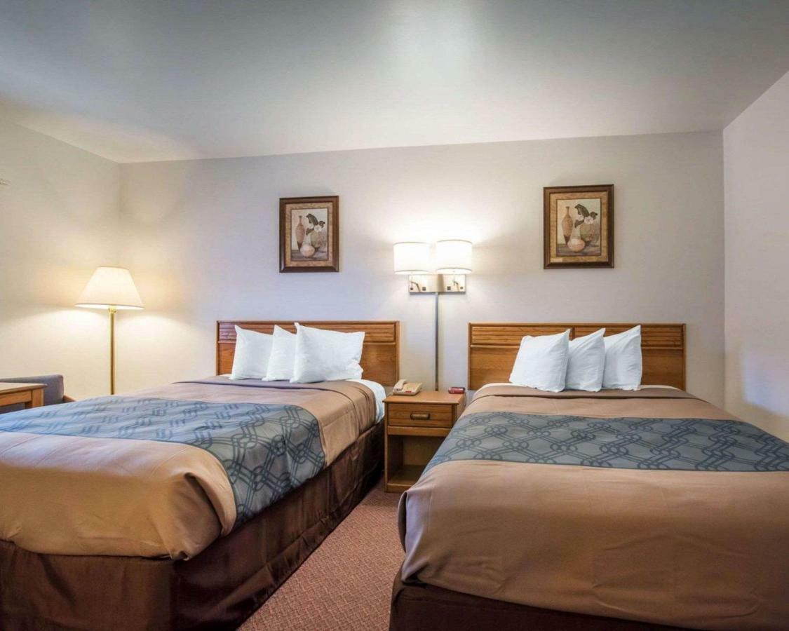 Econo Lodge Saint Albans Exteriör bild