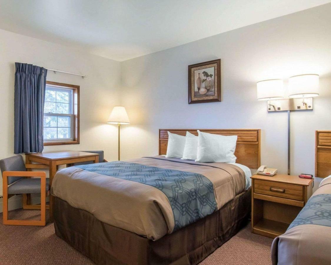 Econo Lodge Saint Albans Exteriör bild